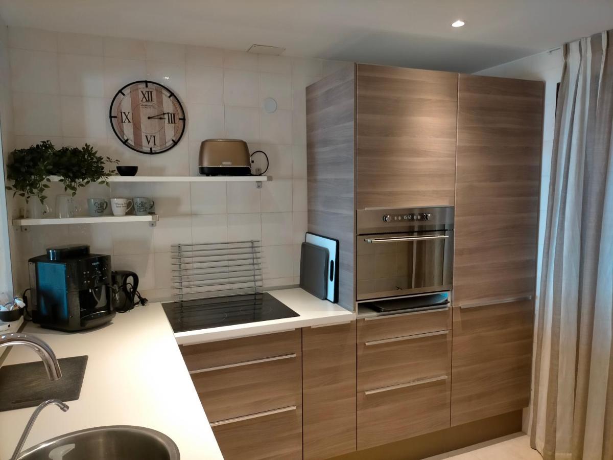 Appartement Met Zeezicht En Vlakbij Het Strand Manilva Eksteriør bilde